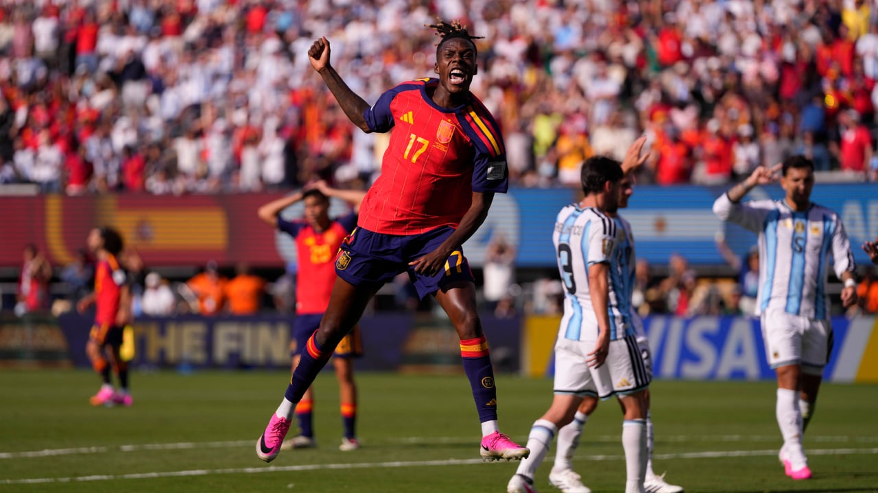 Nico Williams, campeón del mundo y en lágrimas — photo: Estadio Deportivo Fútbol