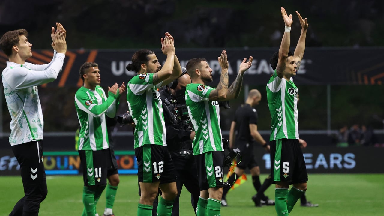 Los apercibidos del Betis ante el Braga, las posibles bajas en semifinales y cuándo y cómo se limpian las amarillas