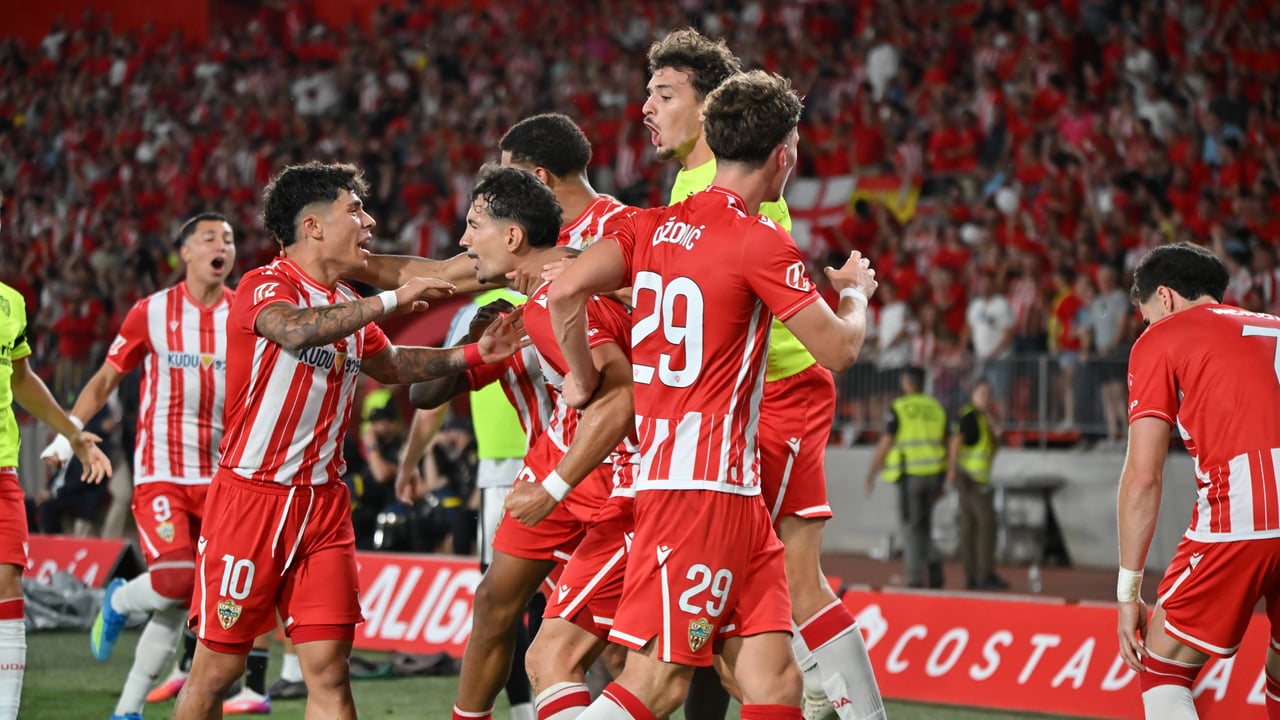 El cuarto intento del Almería fue el definitivo para seguir soñando con el ascenso a Primera División