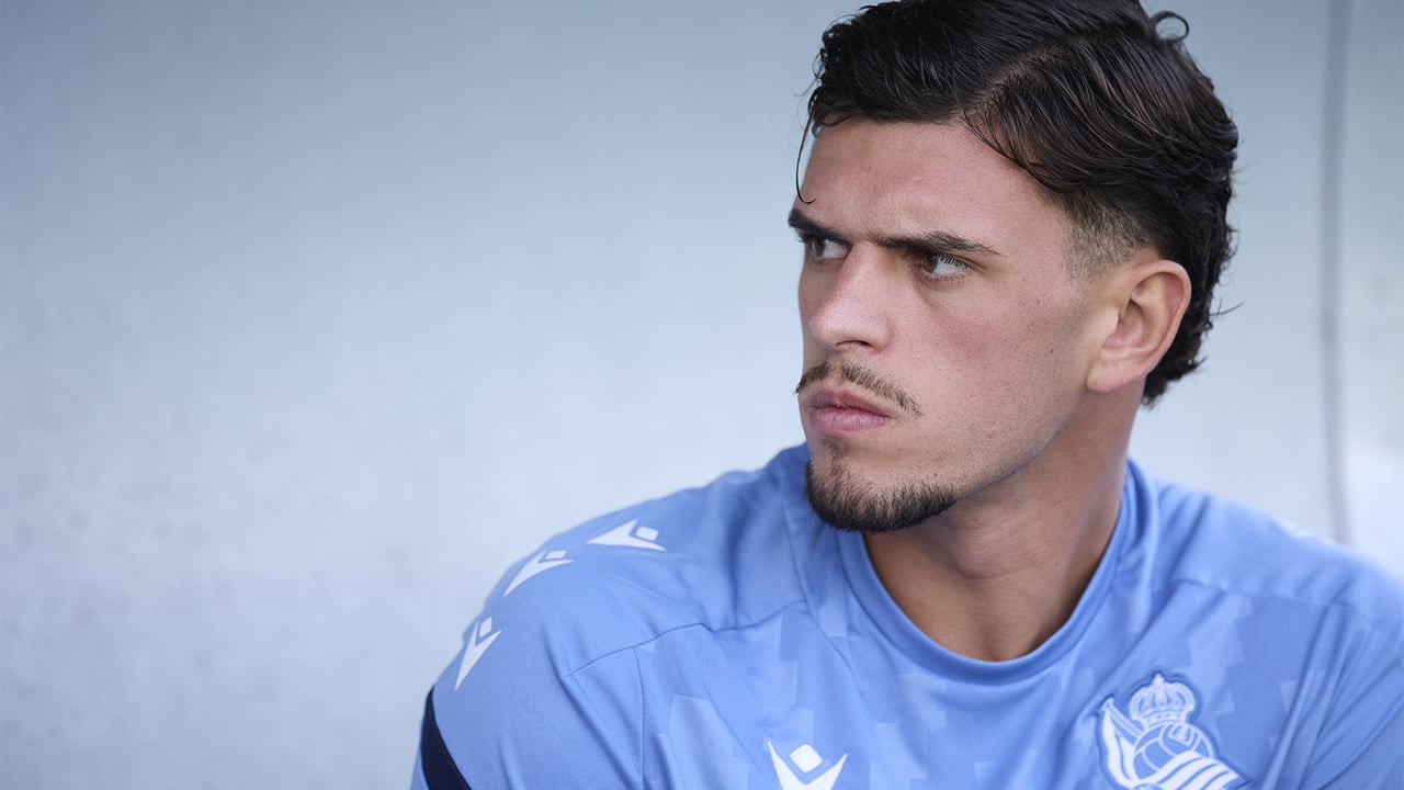 Javi López se marcha cedido al Feyenoord: la Real vuelve a buscarle una salida