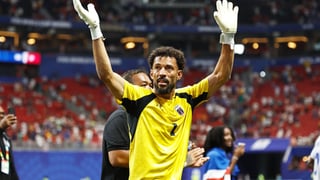 Vozinha encuentra nuevo equipo tras ser elegido mejor portero del Mundial