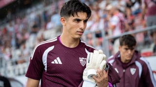El nuevo destino de Alberto Flores tras la decisión del Sevilla de apostar por Fran González: ofertas y fórmula