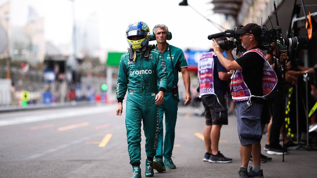 Fernando Alonso comienza una guerra con Aston Martin