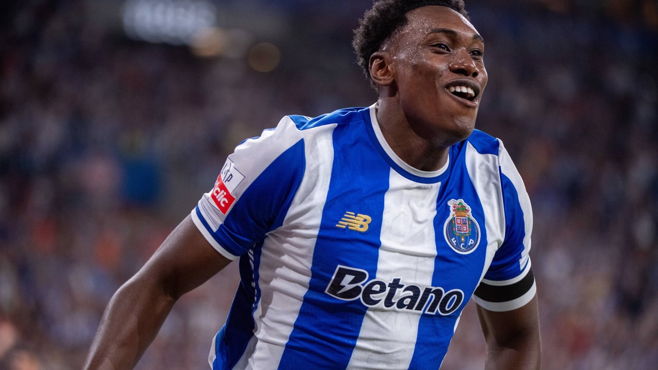 Saltan las alarmas con Samu Aghehowa