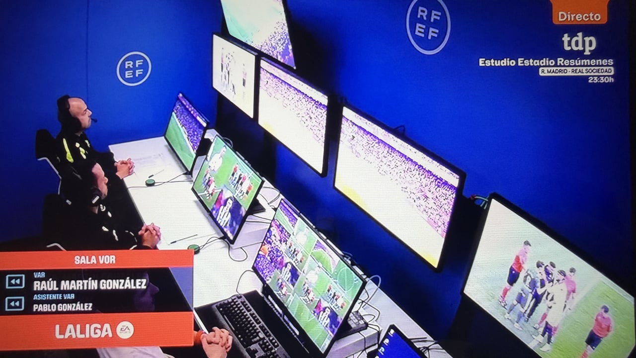 El CTA manda a la 'nevera' a tres colegiados de VAR... pero no a González Francés