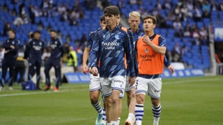 La salida de Elustondo obliga a la Real Sociedad a fichar más allá de la posición de central