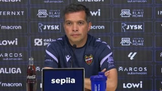 Luis Castro avisa antes de recibir al Sevilla: "El Levante debe ganar ya para seguir soñando"