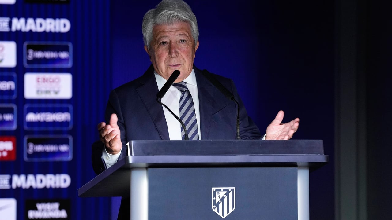 La reflexión de Enrique Cerezo, presidente del Atlético de Madrid, sobre el arbitraje: "Tienen que quitar el VAR para que no haya problemas con los árbitros"