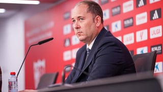 Dos 'señalados' en plena fiesta del Sevilla por el broche final de José Ignacio Navarro en el mercado