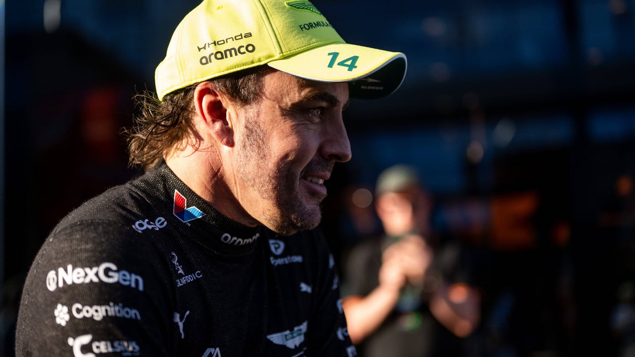 Fernando Alonso obra el primer milagro en Hungría y Hamilton se queda con las ganas