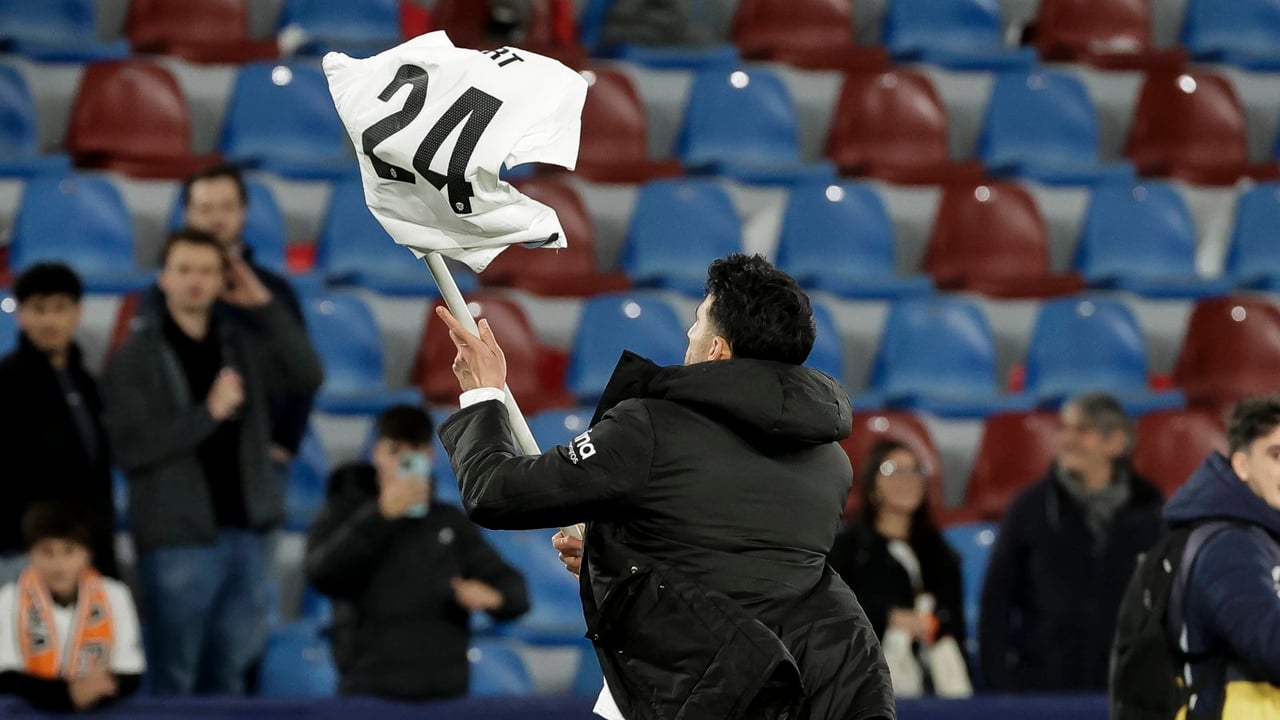 Cömert se disculpa tras liarla en el derbi valenciano: "No pretendía humillar al Levante"