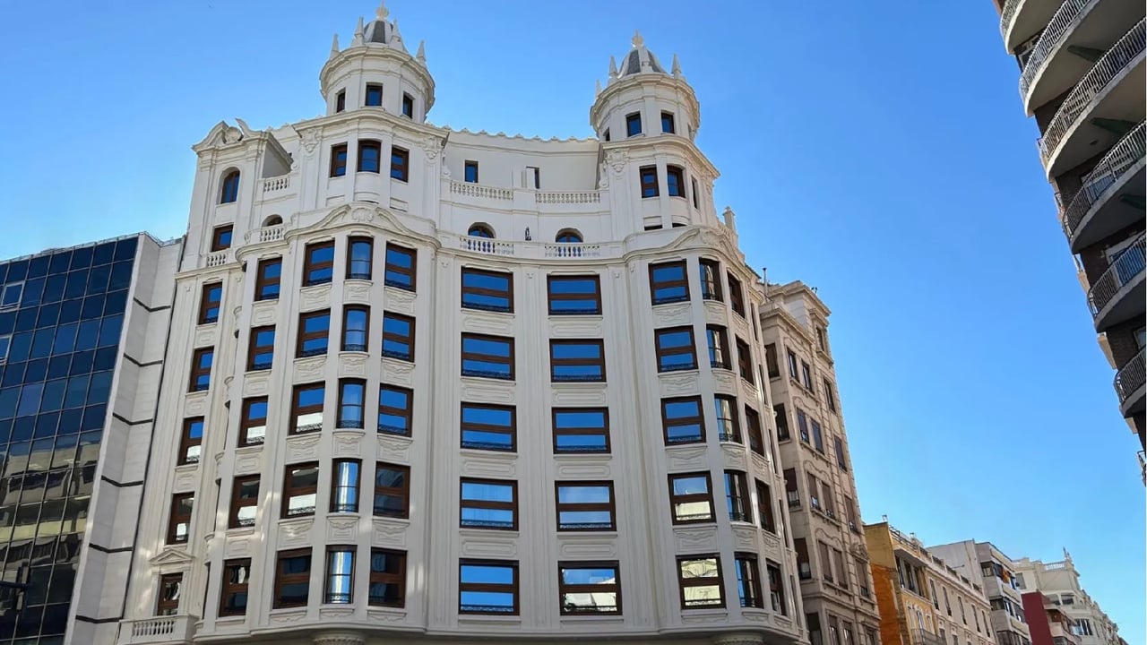 El hotel inspirado en flores llega a Valencia