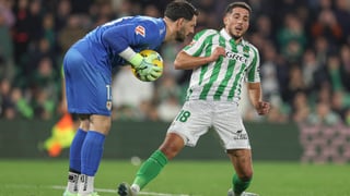 El guiño de Batalla al Betis tras ponerle en bandeja la Champions: "Invitado a todo en la Feria" 