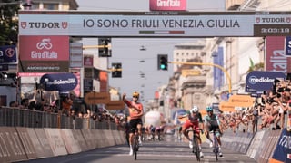 Dversnes se impone pero Vingegaard se mantiene de rosa