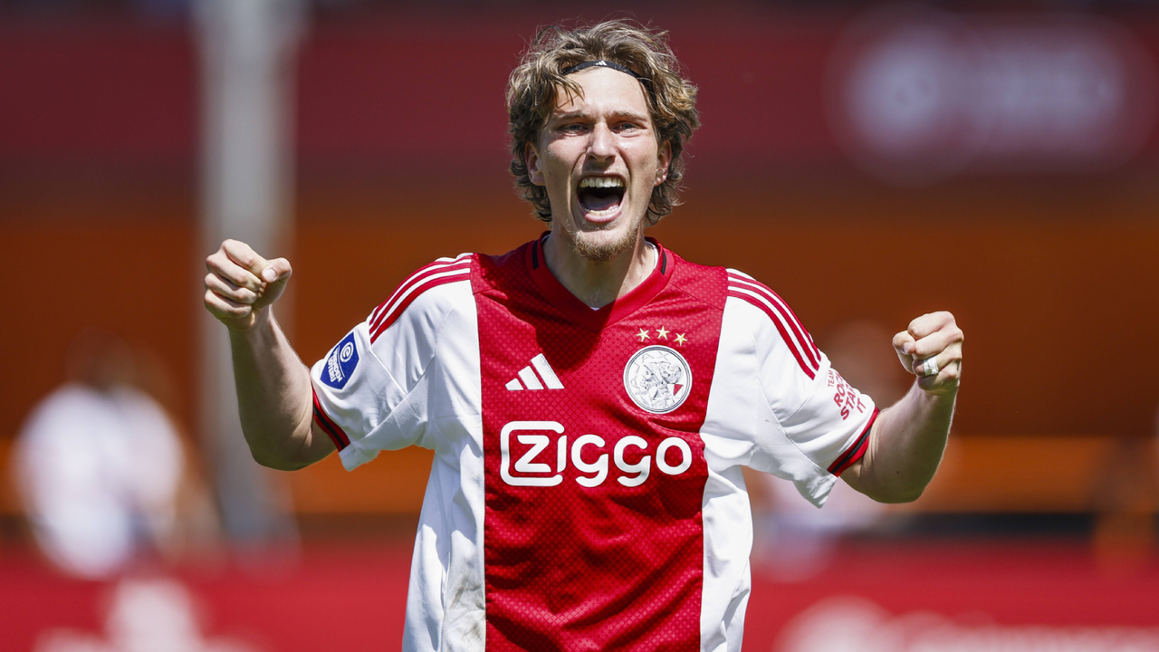 Mika Godts elige al PSG, que negocia con el Ajax por 45 millones