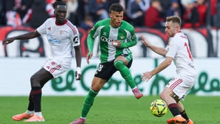 Betis y Sevilla, en los extremos de una clasificación significativa de cara al derbi   