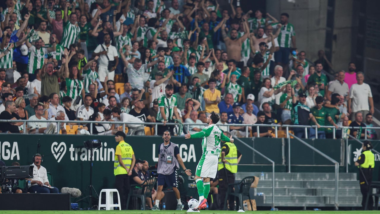 Férreo blindaje para Troy Parrott, convertido en atracción turística: en Irlanda organizan viajes para ver al Betis