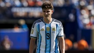 El ex de Barcelona y Atlético de Madrid que se moja sobre Julián Álvarez y su posible fichaje
