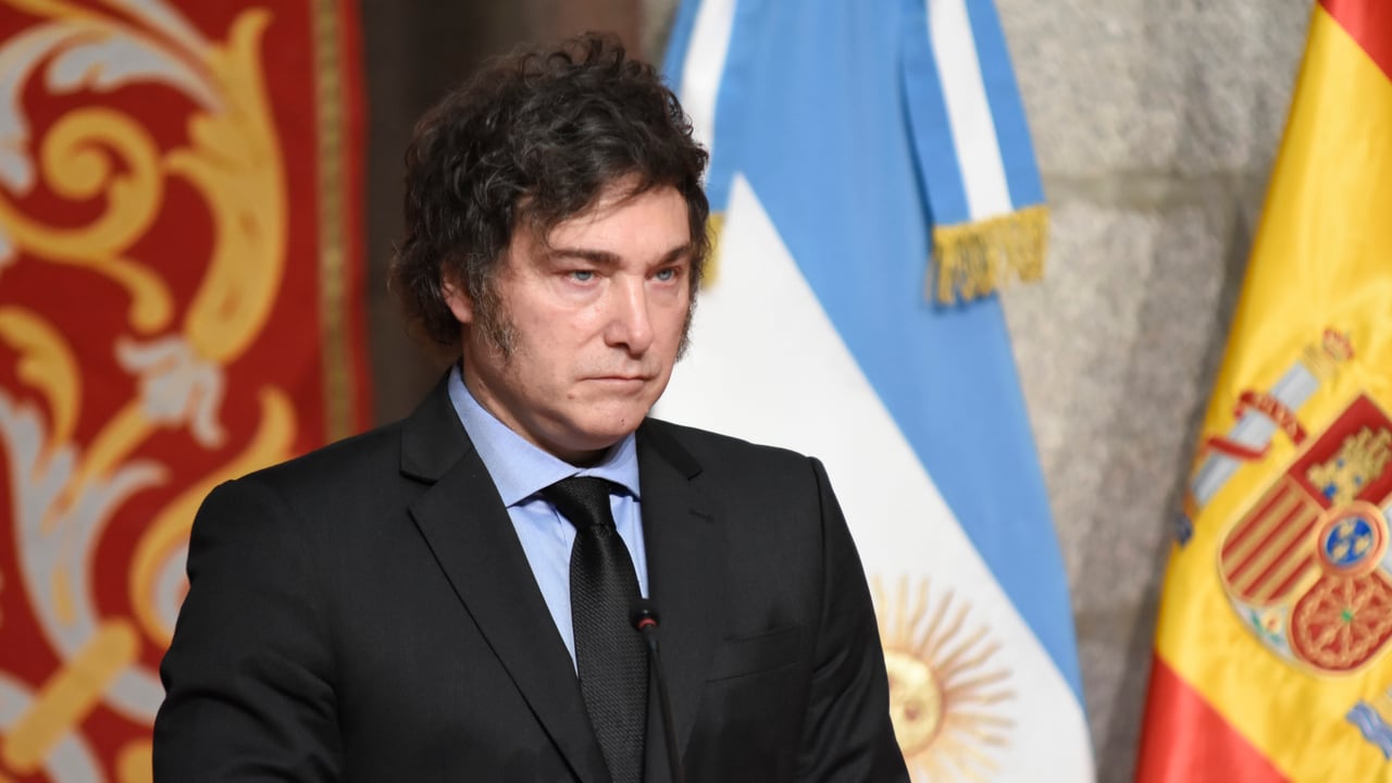 Lo despiden por exigir una disculpa a Messi