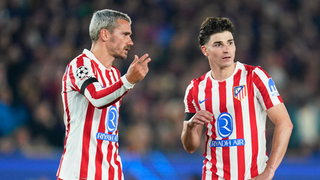 Julián Álvarez sale lesionado en la gran noche de Griezmann