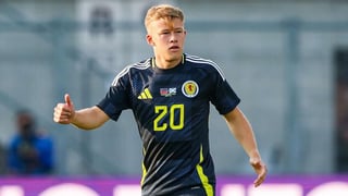 Robbie Ure podría no ser el único escocés de la plantilla nervionense: pregunta por Connor Barron
