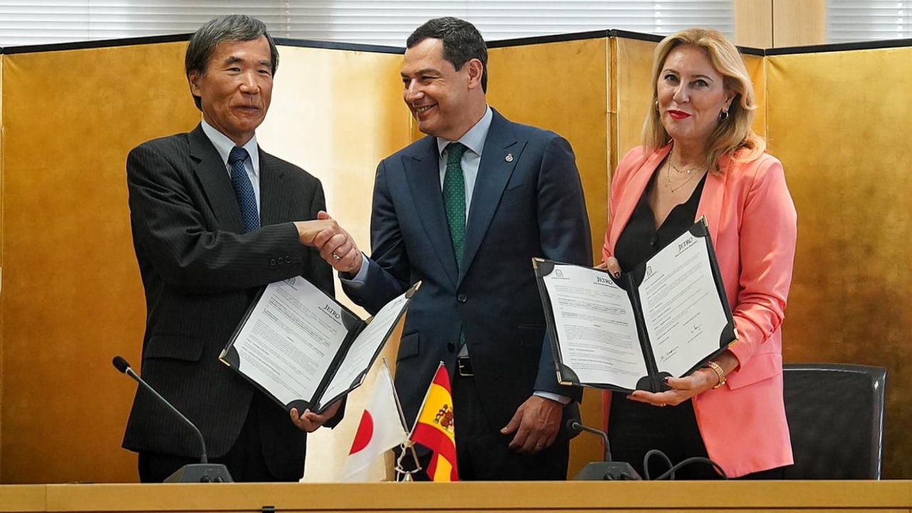 Juanma Moreno, afectado por el tsunami de Japón