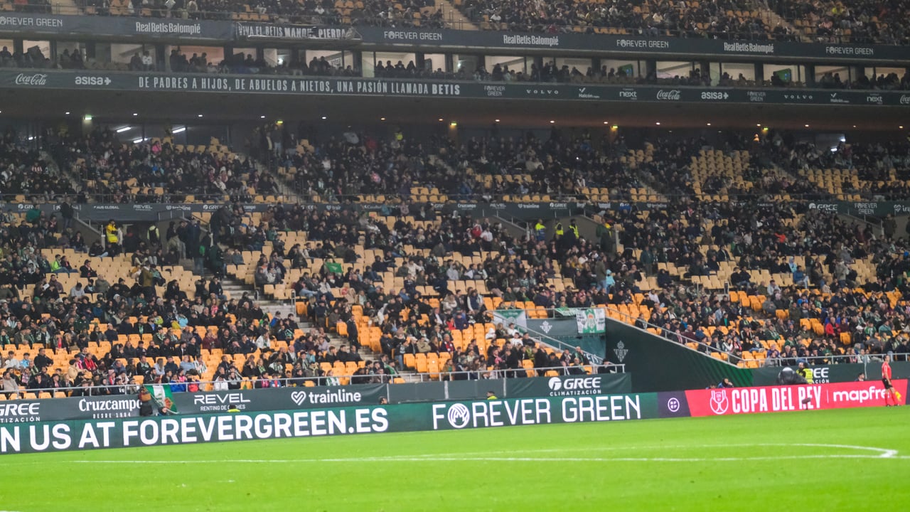 Media entrada ante el Bournemouth: nueva promoción para abonados para rellenar La Cartuja