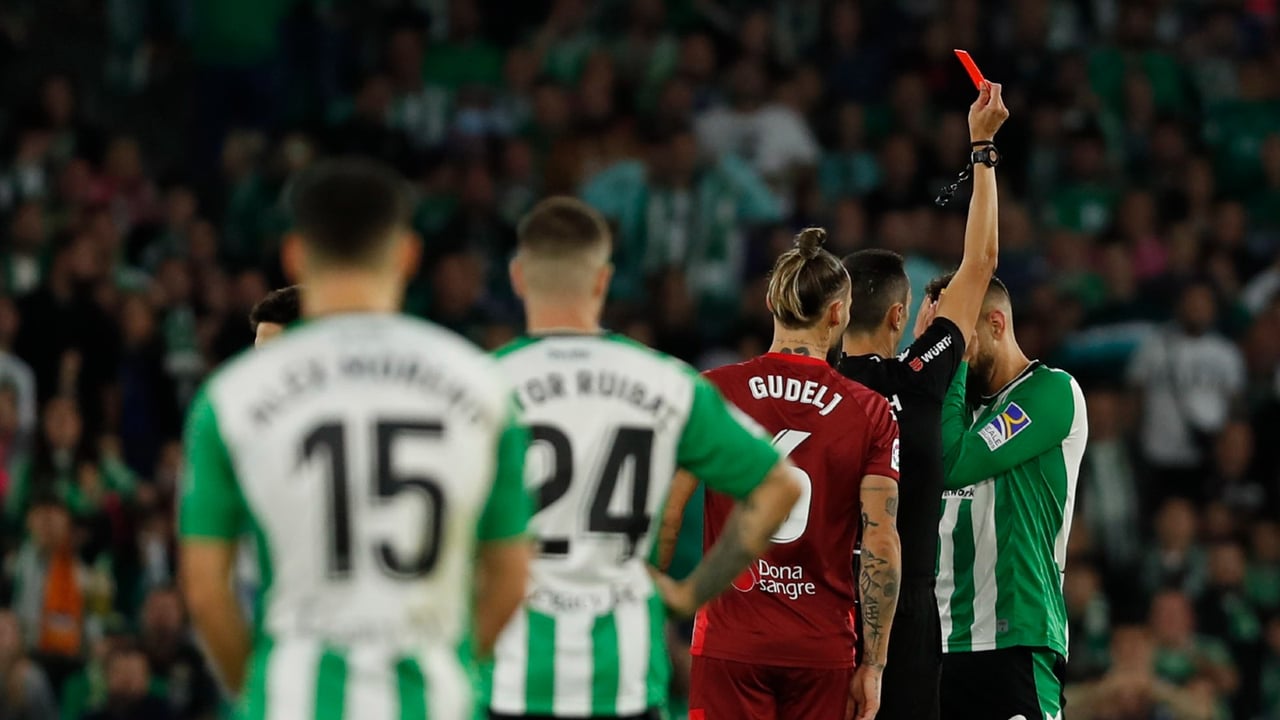 Los graves datos que indican la falta de respeto que los árbitros tienen al Betis