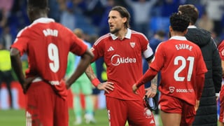 La afición sevillista opina: "Tenemos miedo que descienda, porque sería catastrófico y posiblemente implique incluso la desaparición del club"