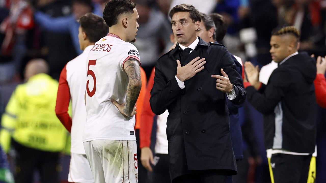 Diego Alonso da un toque de atención a sus jugadores