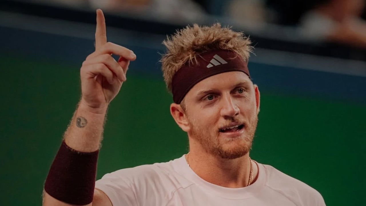 Davidovich baja de la nube a Zverev, retrasa su número uno y se mete en la final del Master 1.000 de Shanghai