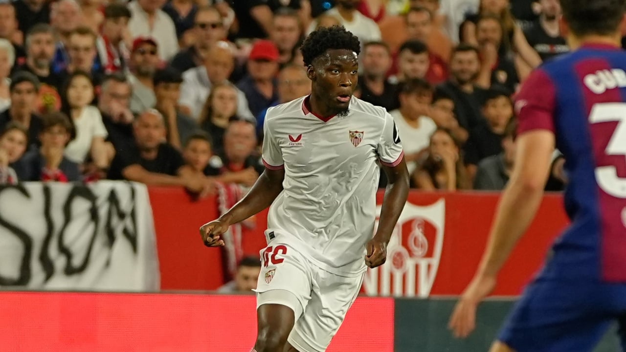 Agoumé deja la puerta abierta a continuar