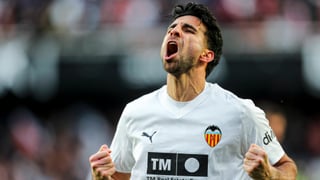 Cömert sigue sumando el interés de clubes por si queda libre en verano: el Valencia no ha decidido