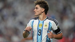 El Kun Agüero se moja sobre el futuro de Julián Álvarez y manda un mensaje al Atlético