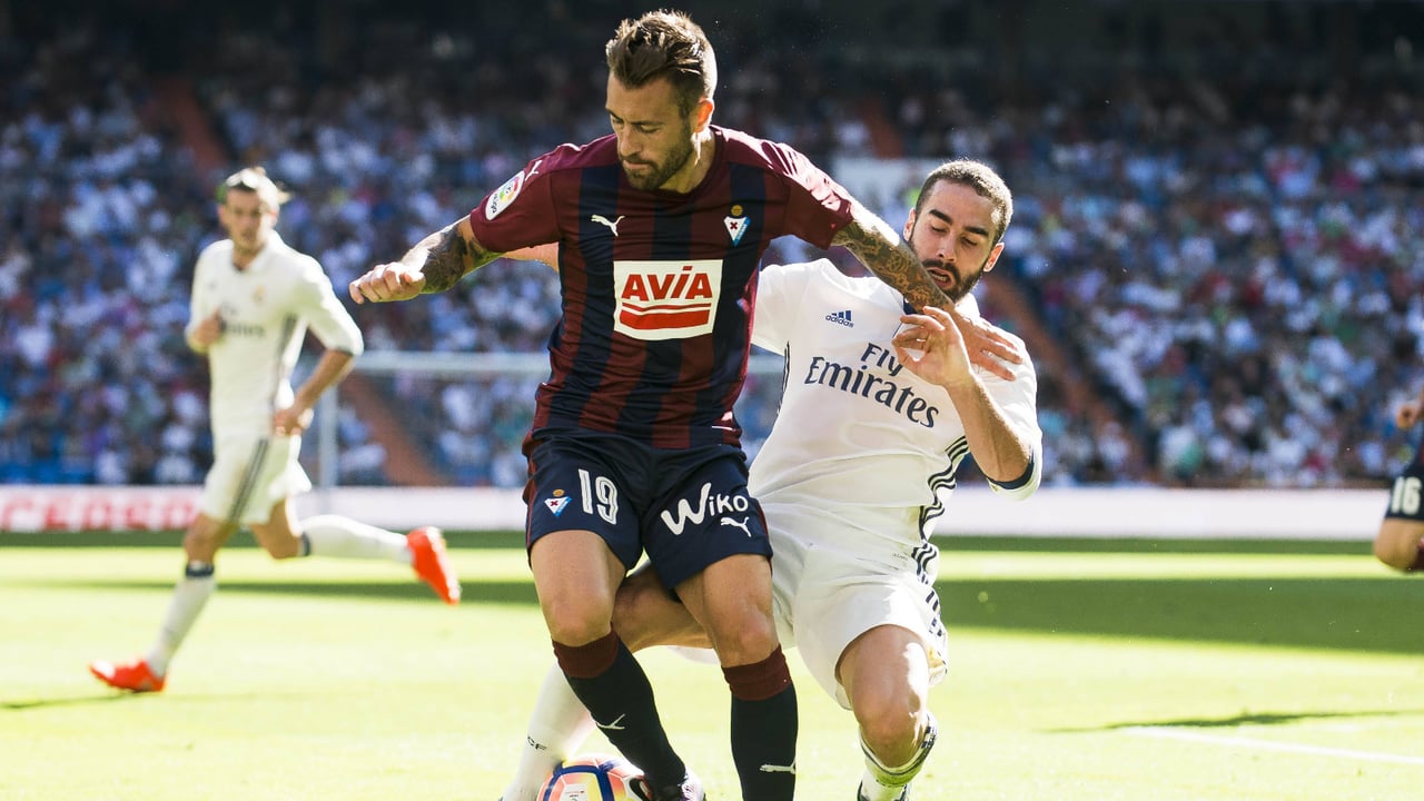 Antonio Luna, ex del Sevilla, Aston Villa, Mallorca y Eibar: "El vestuario lo entendemos como algo sagrado, fuera de él es donde se cuece lo peor"