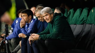 La crítica arrecia en el Real Betis, pero Pellegrini sigue a lo suyo