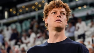 Sinner anuncia en redes sociales su adiós al tenis hasta que su rodilla se lo permita