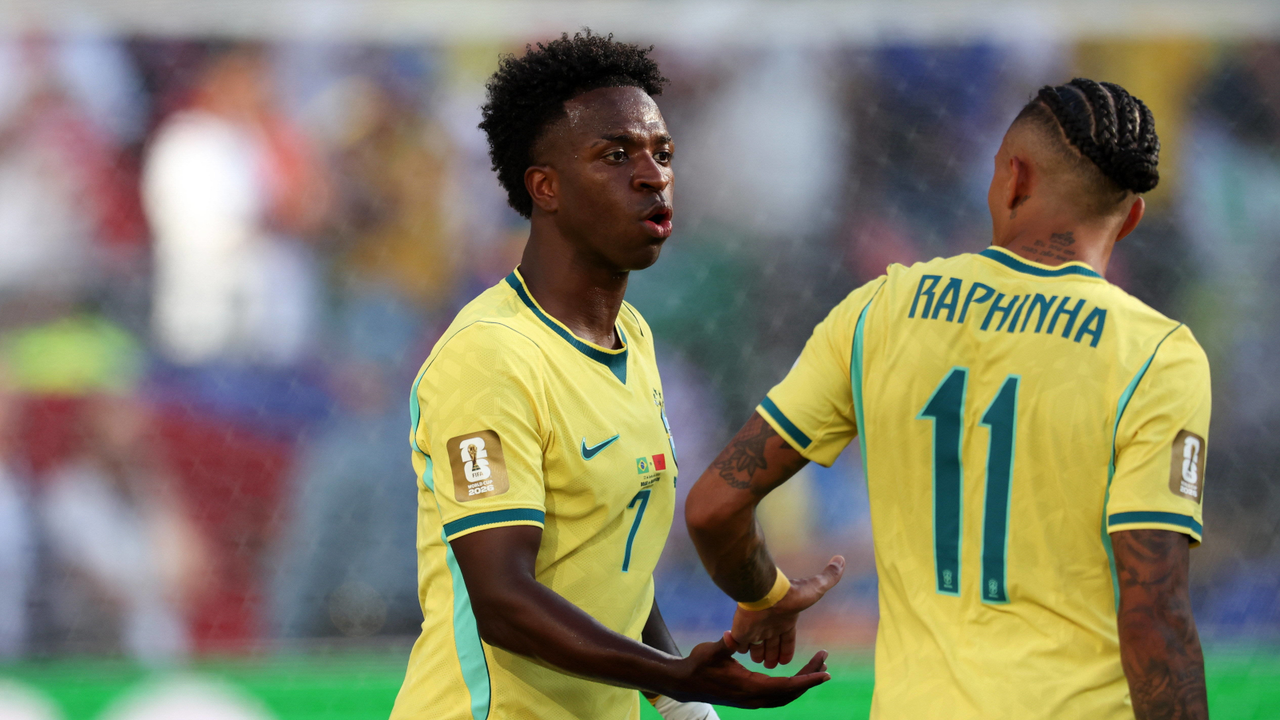 Leyenda de Brasil le da un palo a Raphinha y elogia a Vinicius tras el empate ante Marruecos
