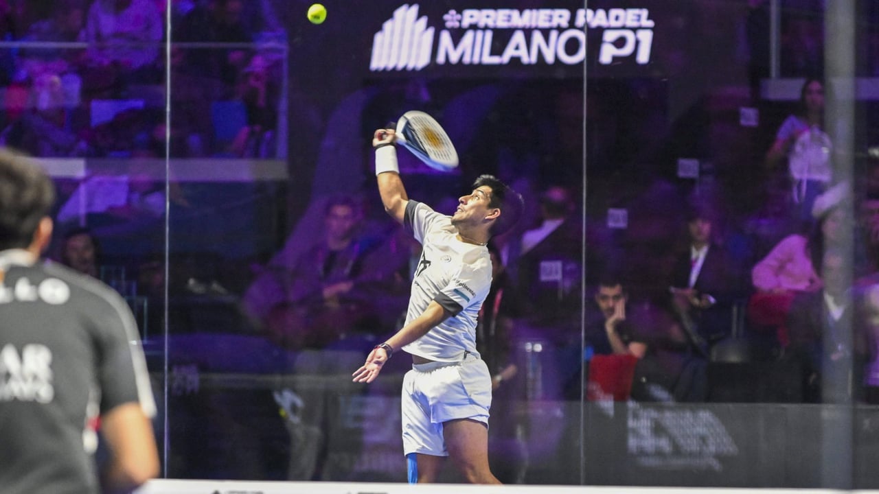 Qué es el remate por tres en pádel y cómo se hace correctamente