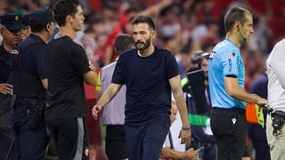 Incendio en el Valencia: las risas y las disculpas de Hugo Duro, los insultos y la decisión de Peter Lim sobre la destitución de Corberán