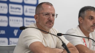 José Juan Romero, técnico del Ceuta, estalla contra la Real Federación Española de Fútbol: "Nosotros sí podemos jugar un partido de Segunda, pero una sub 20 no..."