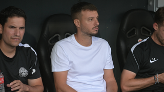 Martín Anselmi, muy crítico con el Elche tras caer ante el Racing: "No podemos regalar la primera mitad"