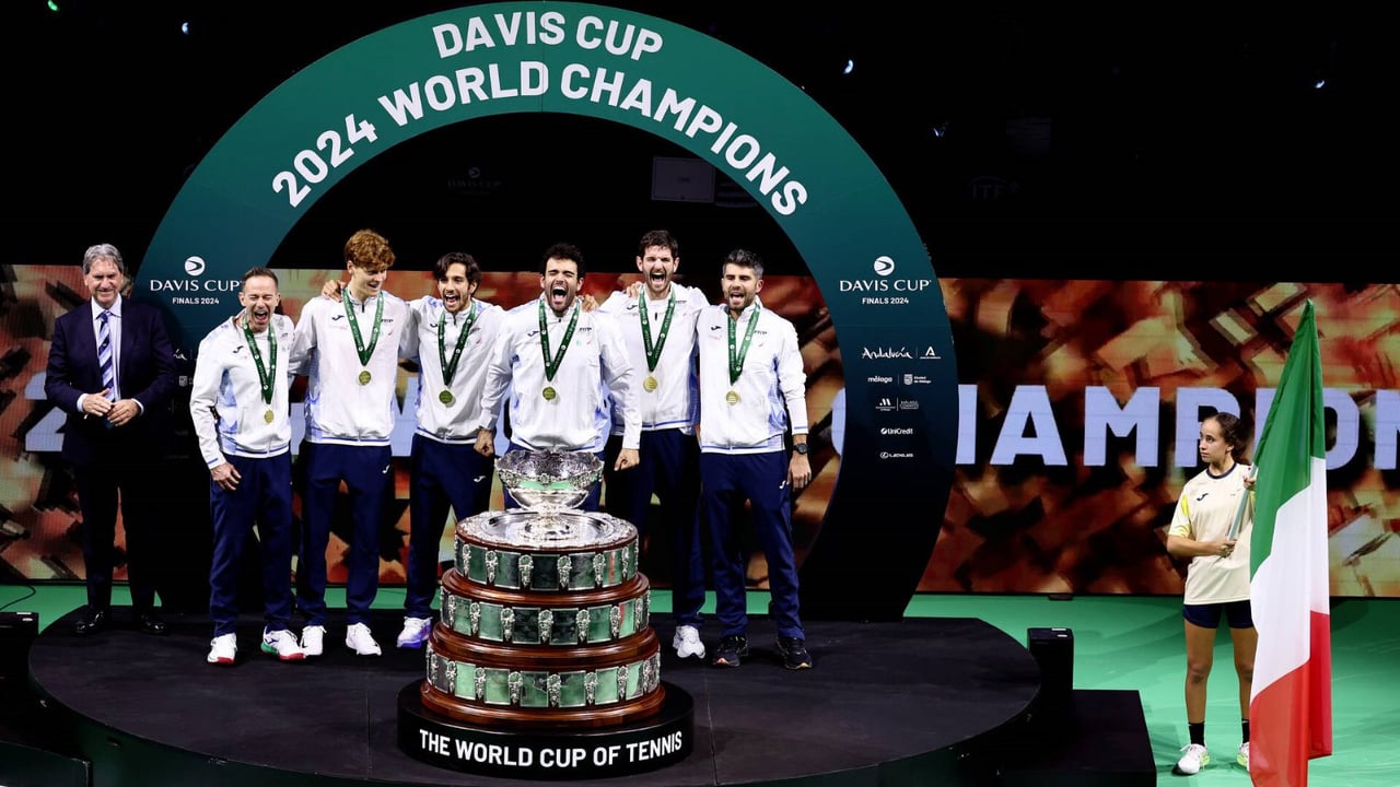 Jannik Sinner abandona a Italia en la Copa Davis