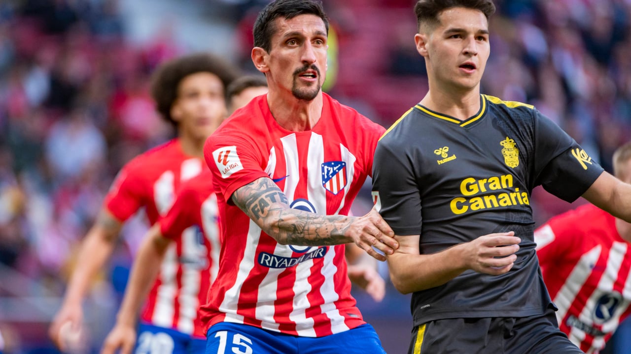 Aprietan por Mika Mármol