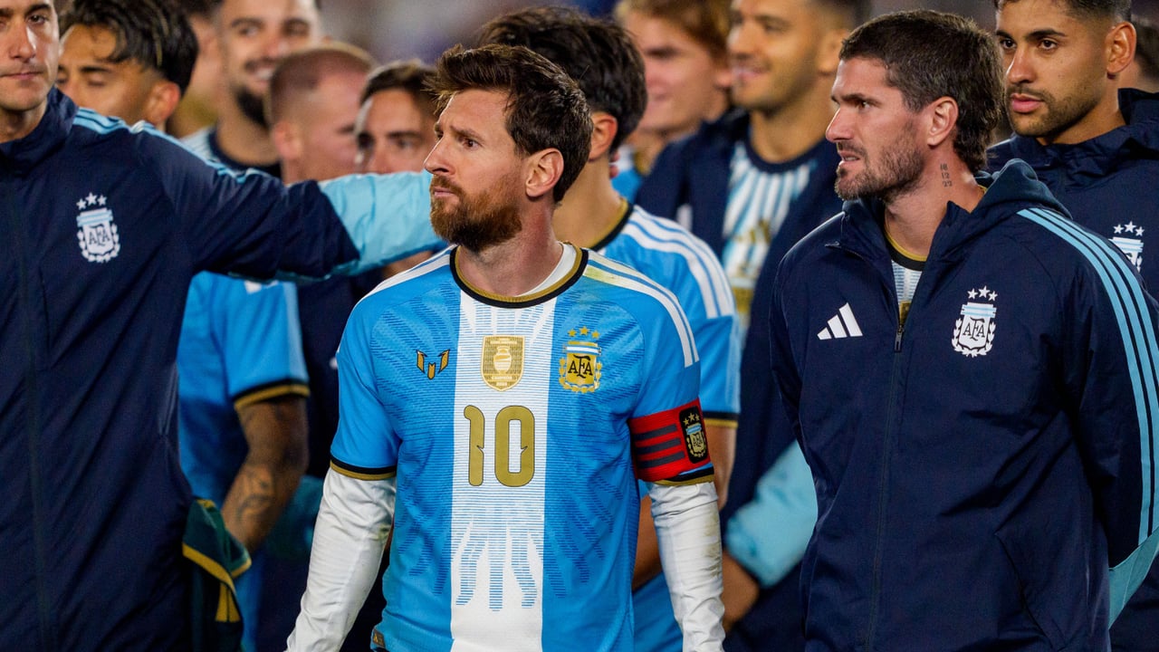 A Messi le sale un último desafío antes de su retirada, el argentino guarda silencio y se lo piensa