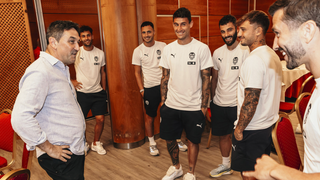 Braulio ya mueve ficha en el Valencia: primero, las cuentas y después el entrenador