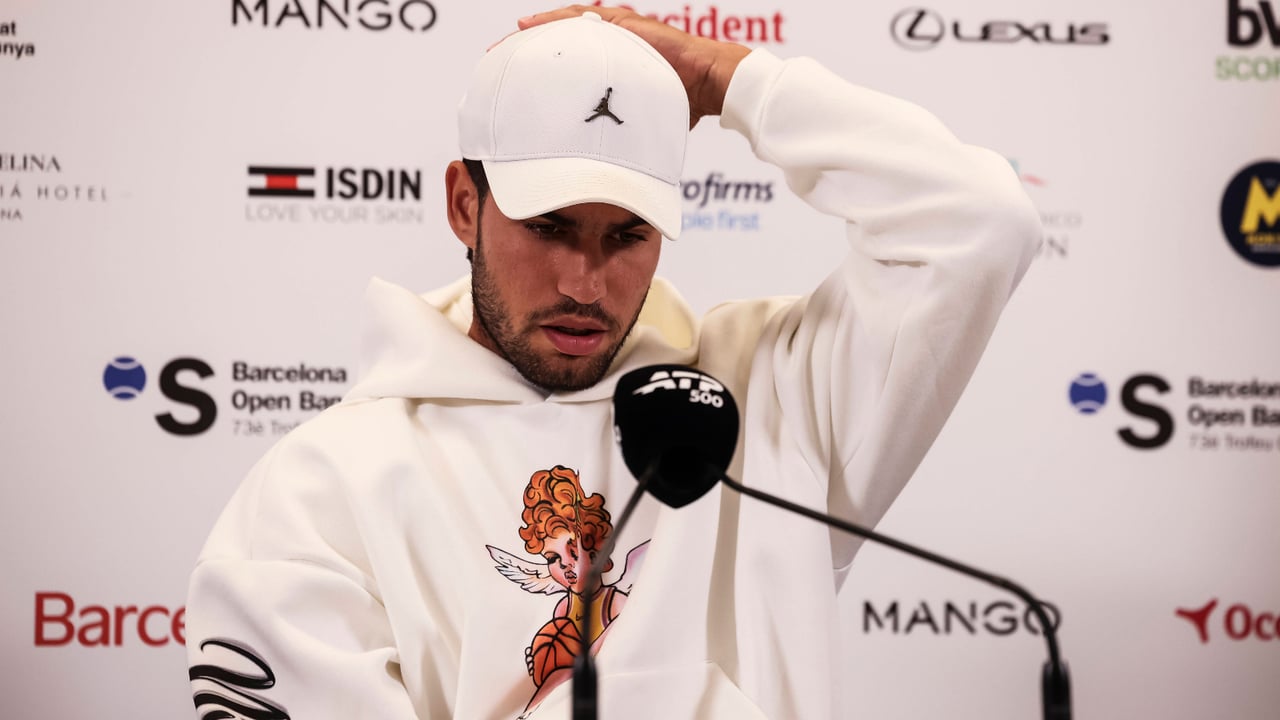 Carlos Alcaraz dice en Wimbledon otro adiós muy doloroso