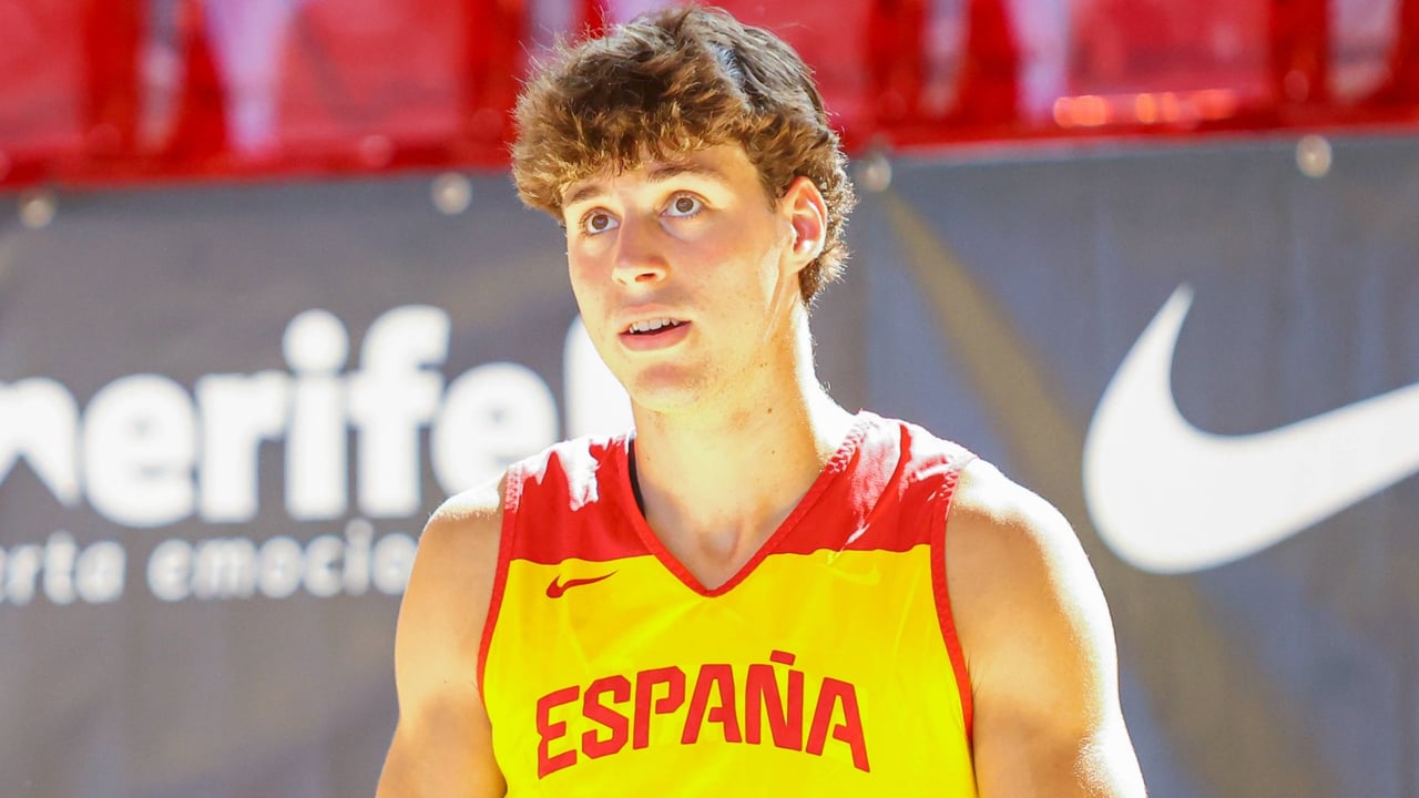 El Valencia Basket tensa la cuerda con Unicaja y Mario Saint-Supéry acaba señalado