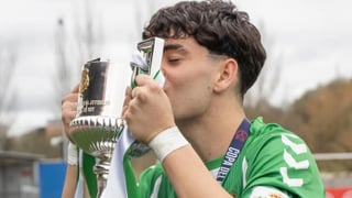 El nacimiento como estrella emergente de Corralejo: "Marqué un córner directo y el Betis me llamó al día siguiente" 