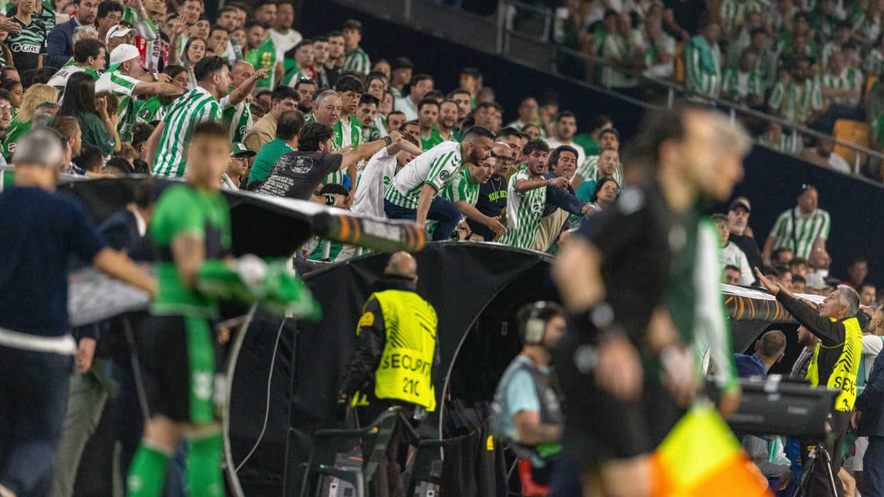 La eliminación del Betis en la Europa League sigue pasando factura al club